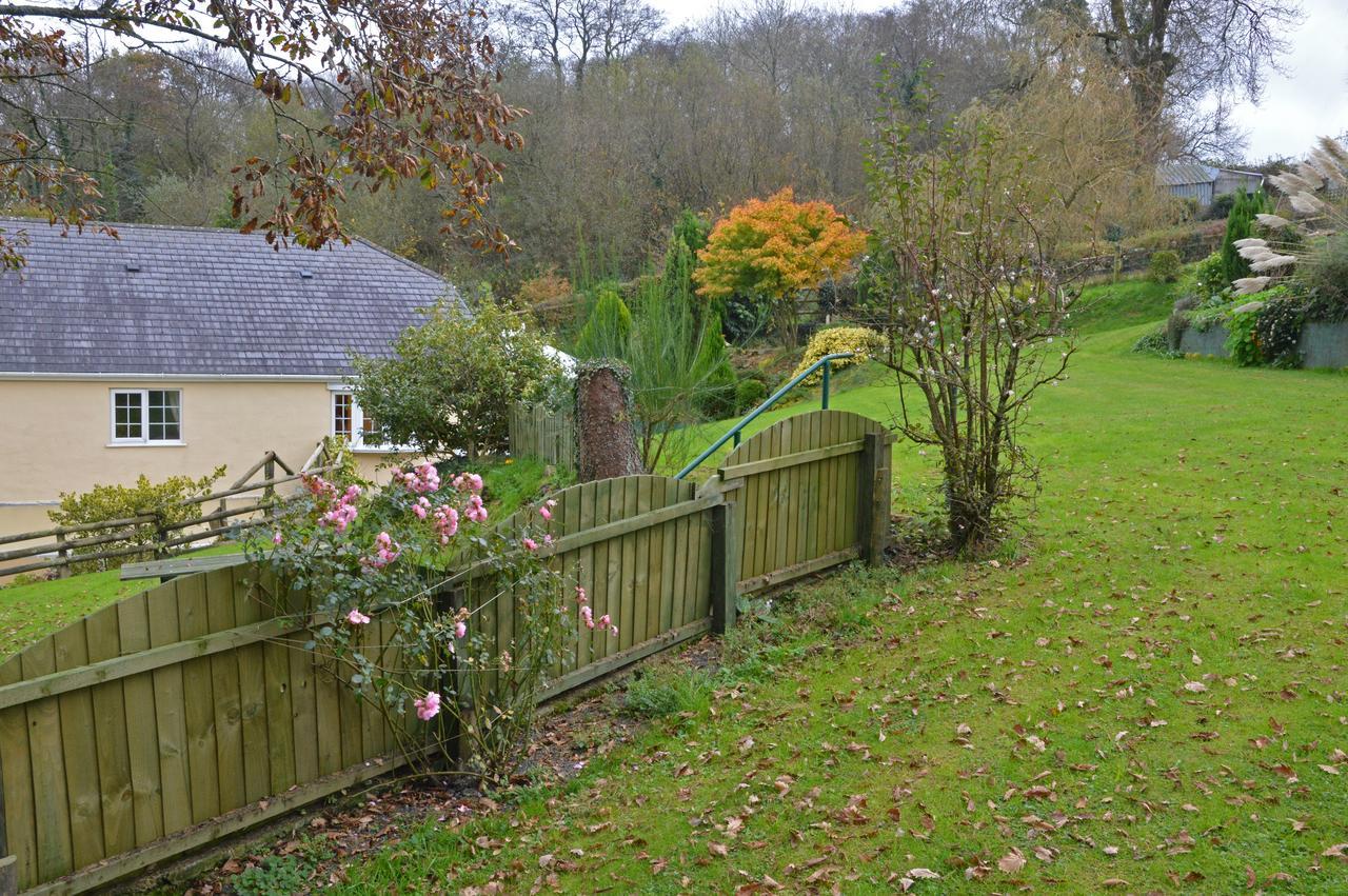 Bed and Breakfast Bryn Hebog Carmarthen Exterior foto